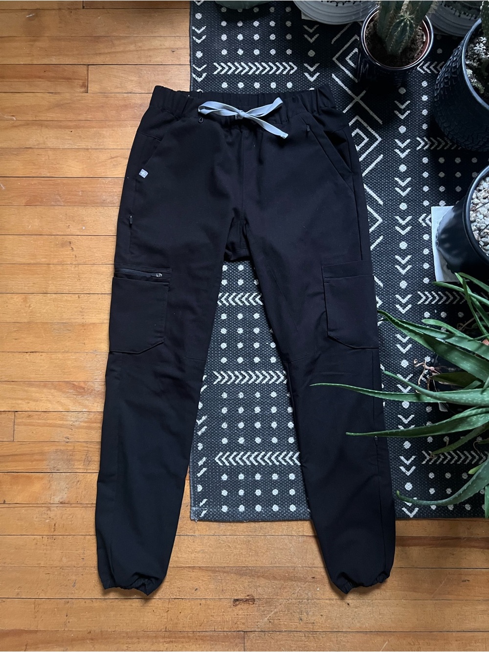 FIGS Technical Collection Cargo Joggers